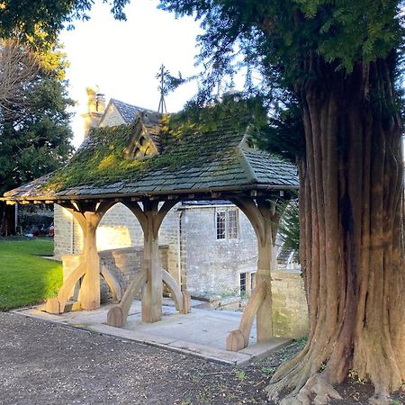 Dove Cottage Bisley  Exterior photo
